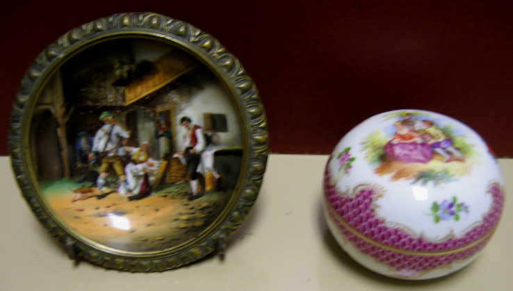 Appraisal: TWO CONTINENTAL PORCELAIN VANITY ITEMS Circular dish with gilt mounting