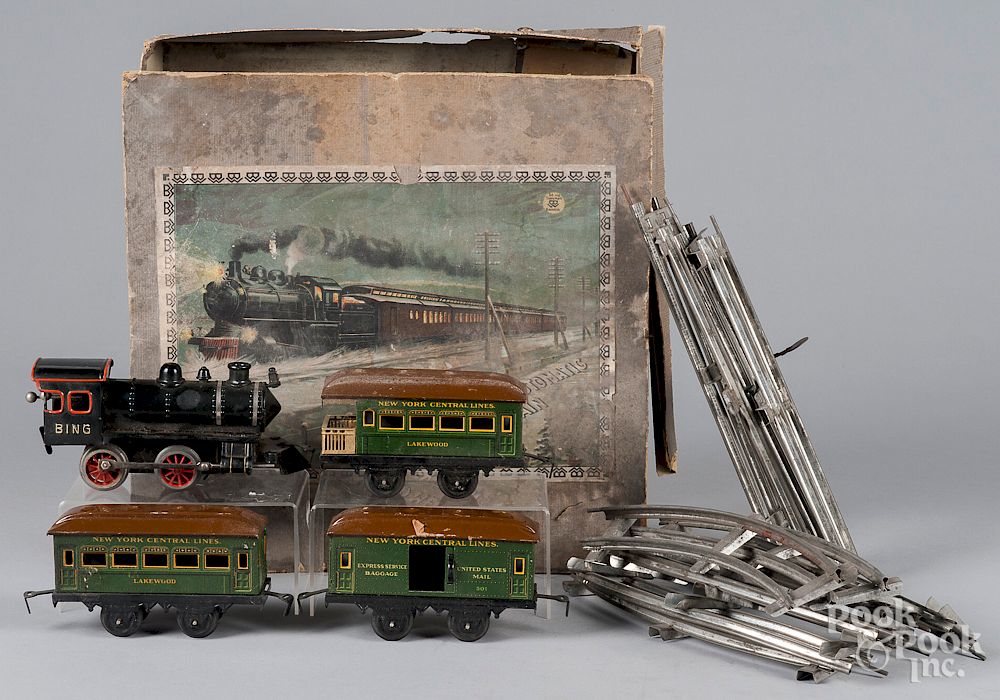 Appraisal: Bing clockwork four-piece train set Bing clockwork four-piece train set