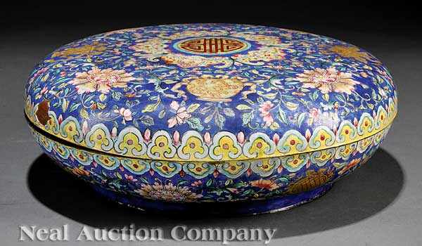 Appraisal: A Chinese Canton Enamel Circular Box probably th c the