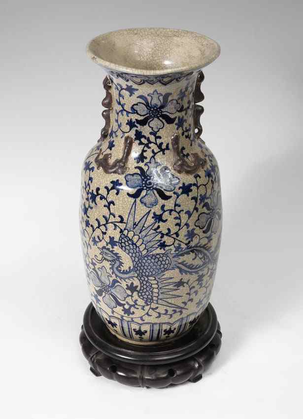 Appraisal: CHINESE BLUE DECORATED CRACKLE GLAZE VASE Late th to early