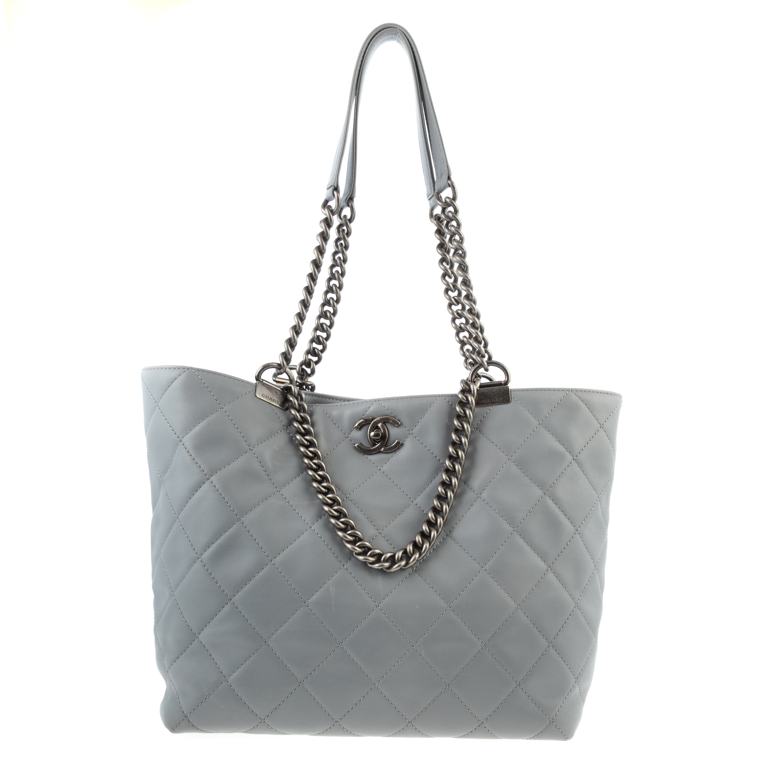 Appraisal: A CHANEL BOY TOTE A gray calfskin quilted leather Chanel