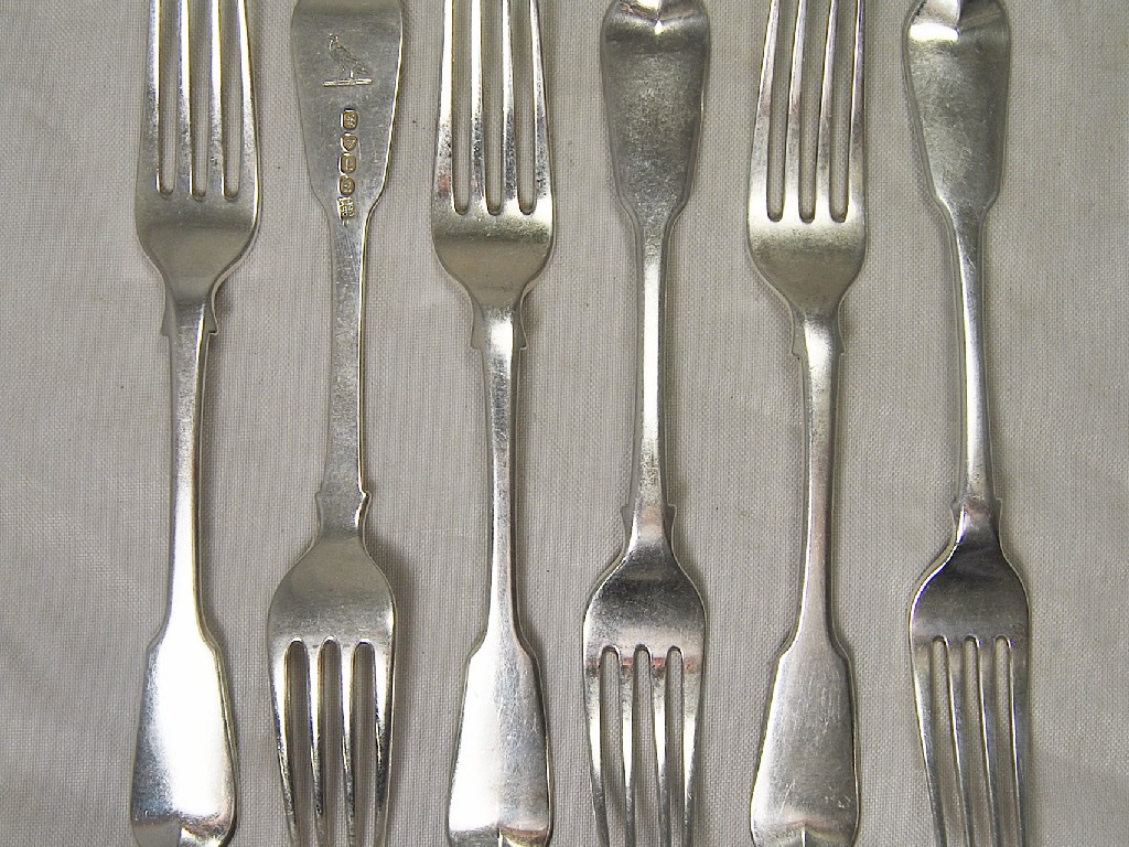 Appraisal: Half dozen Georgian silver fiddle pattern dessert forks London approx