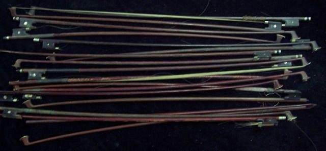 Appraisal: A large quantity of unstrung violin bows