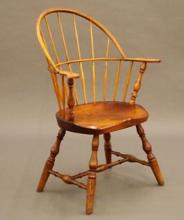 Appraisal: New England sack back Windsor armchair A late th early