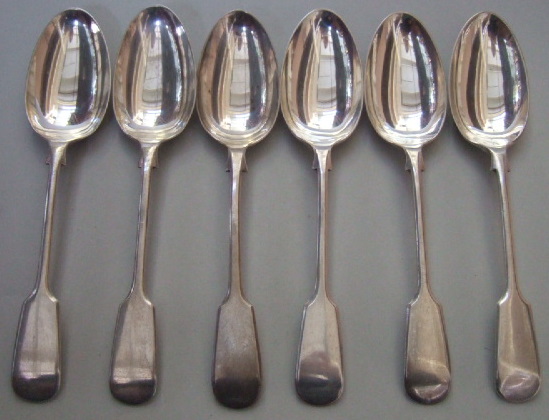 Appraisal: A set of six silver fiddle pattern dessert spoons London