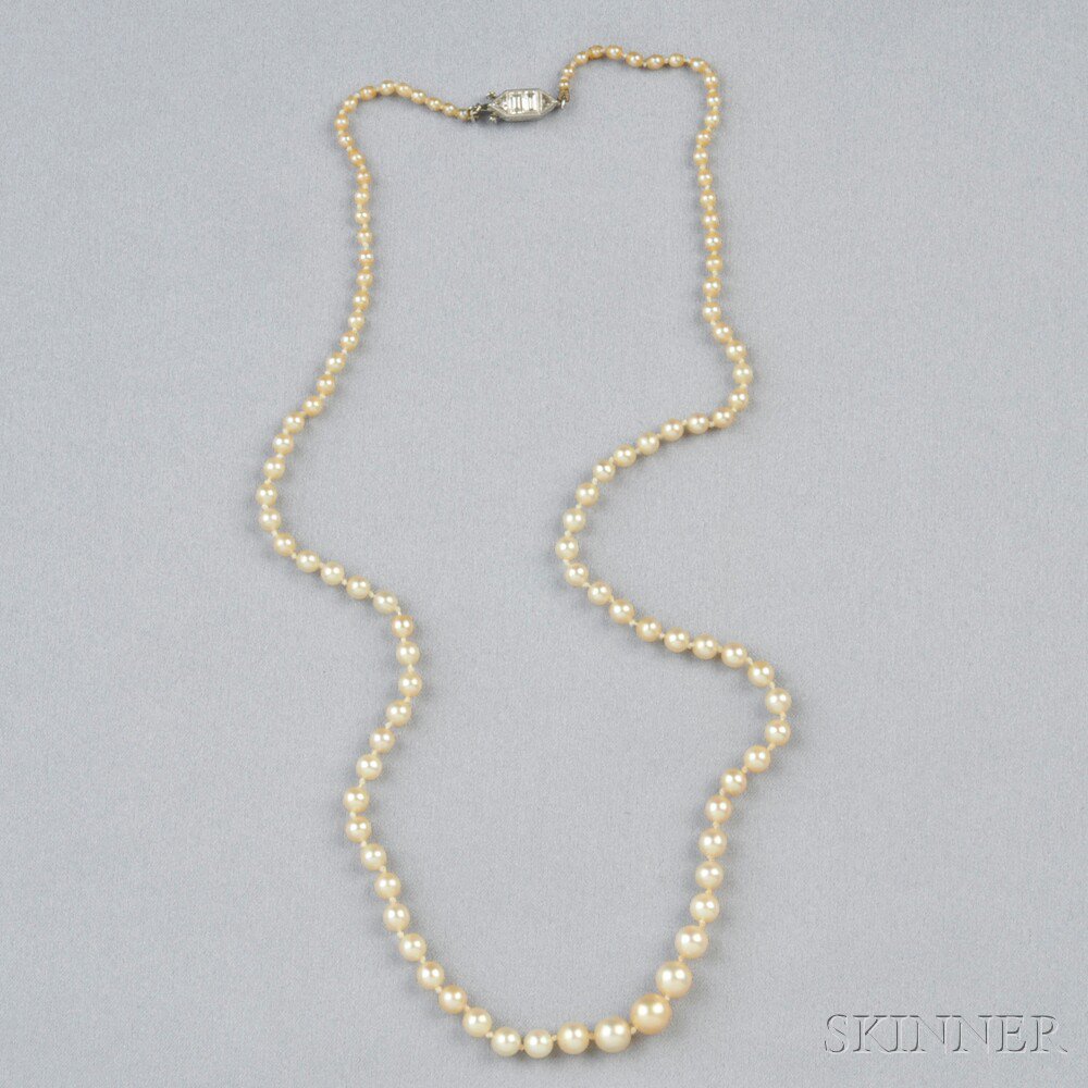 Appraisal: Natural Pearl Necklace composed of pearls graduating in size from