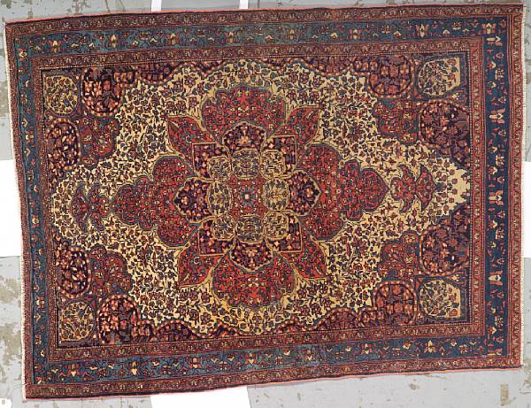 Appraisal: A Fereghan Sarouk carpet Central Persia late th century size