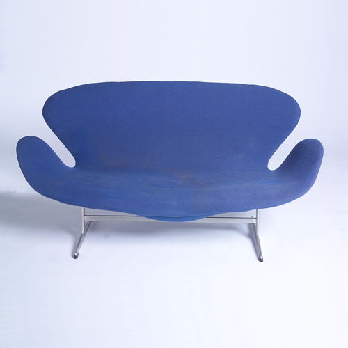 Appraisal: ARNE JACOBSEN FRITZ HANSEN Swan sofa with royal blue wool