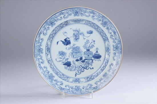 Appraisal: CHINESE BLUE AND WHITE PORCELAIN PLATE th century Flower-filled vase