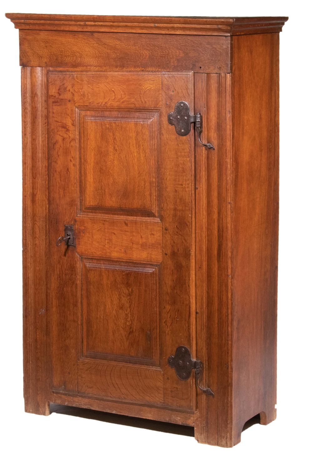 Appraisal: EARLY OAK CABINET th c Cabinet with overhanging top molded