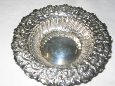 Appraisal: A VICTORIAN SWEETMEAT DISH of baluster form with spiral fluting