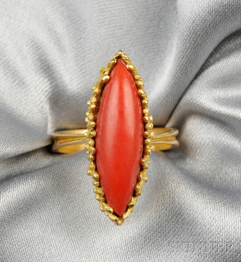 Appraisal: kt Gold and Coral Ring set with navette-shaped coral dwt