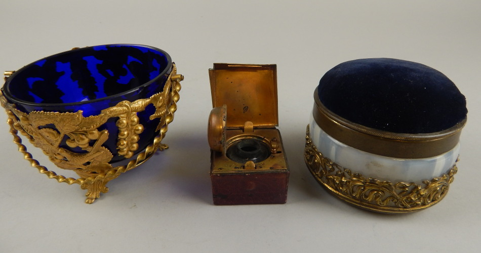 Appraisal: An early thC inkwell with spring loaded lid impressed red