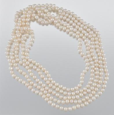 Appraisal: A Inch-Long Strand of Freshwater Cultured Pearls An attractive inch