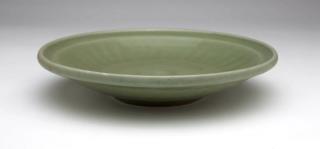 Appraisal: A Chinese ceramic Longquan celadon plate Transitional Ming Dynasty period