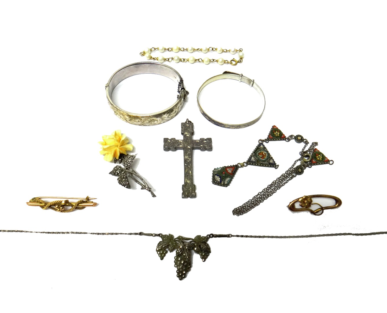 Appraisal: A group of jewellery comprising two gold brooches two silver