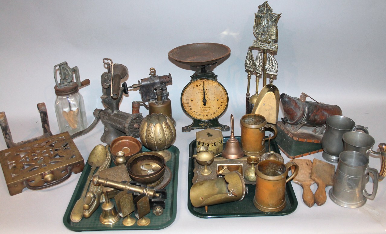 Appraisal: Various metalware and brassware etc to include alligator nut cracker