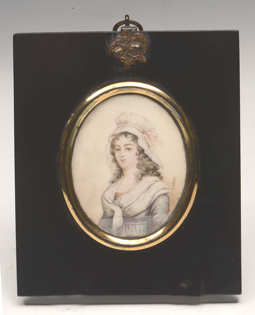 Appraisal: A TH CENTURY OVAL PORTRAIT MINIATURE of the head and