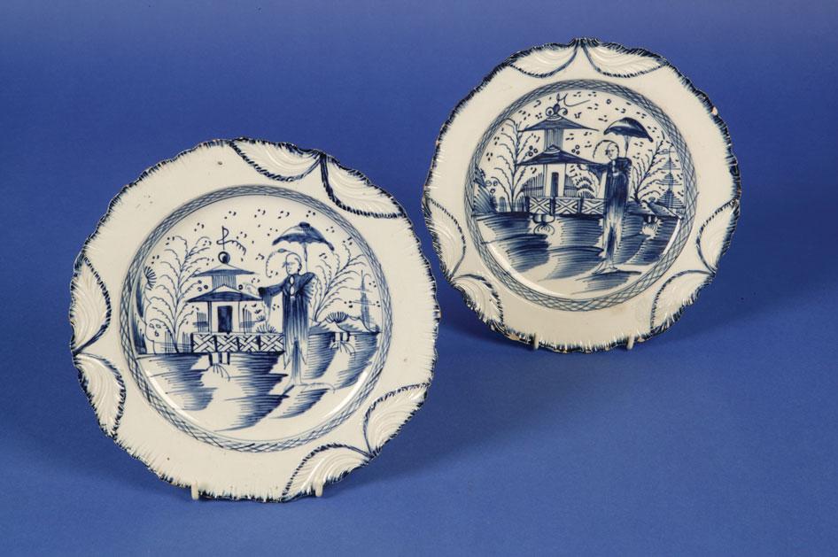 Appraisal: A PAIR OF ASTBURY TYPE FEATHER-EDGED BLUE AND WHITE PLATES