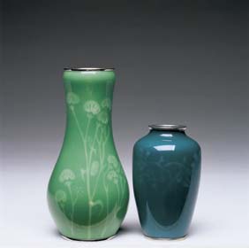 Appraisal: TWO JAPANESE MUSEN SHIPPO VASES Two old Japanese green musen