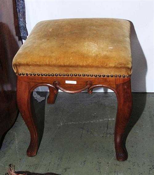 Appraisal: HOCKER Sp tbarock Bern Jh Kirsche und Nussbaum moul riert