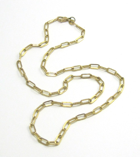 Appraisal: FOURTEEN KARAT GOLD CHAIN NECKLACE repeating oval links with lobster