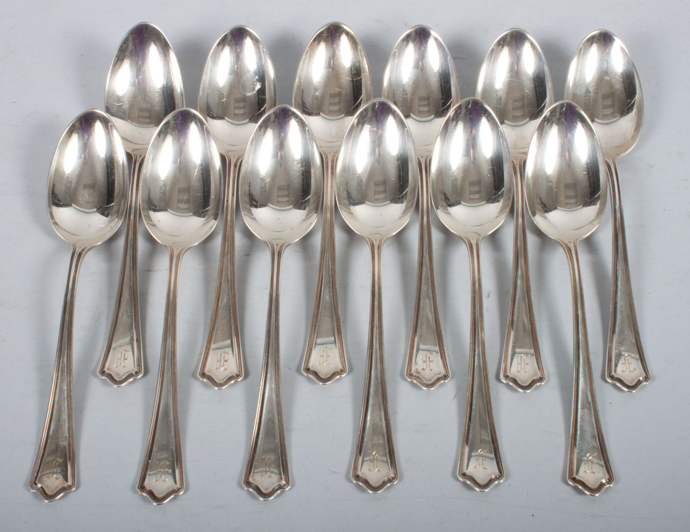 Appraisal: Twelve Whiting Portland sterling dessert spoons circa in L ozt