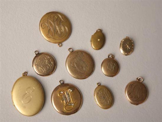 Appraisal: TEN LOCKETS Gold colored round and oval lockets seven with