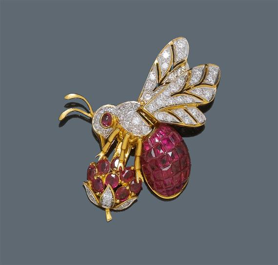 Appraisal: RUBY AND DIAMOND BROOCH Yellow gold Charming small en tremblant