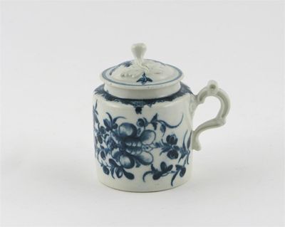 Appraisal: A Worcester mustard pot and associated cover with elaborately moulded