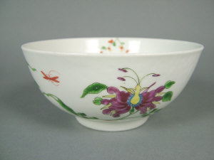 Appraisal: th century Worcester bowl painted in polychrome with flowers and