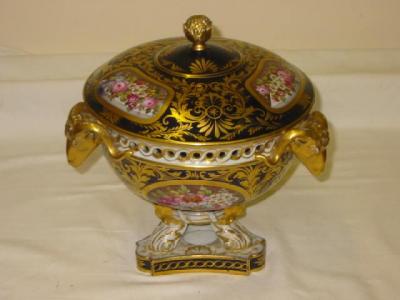 Appraisal: A SAMSON PORCELAIN DERBY STYLE TABLE URN of circular form