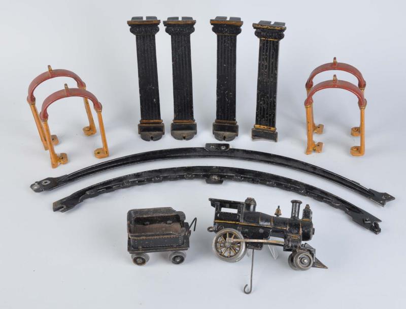 Appraisal: Hubley Elevated Rail Road This set includes locomotive tender four