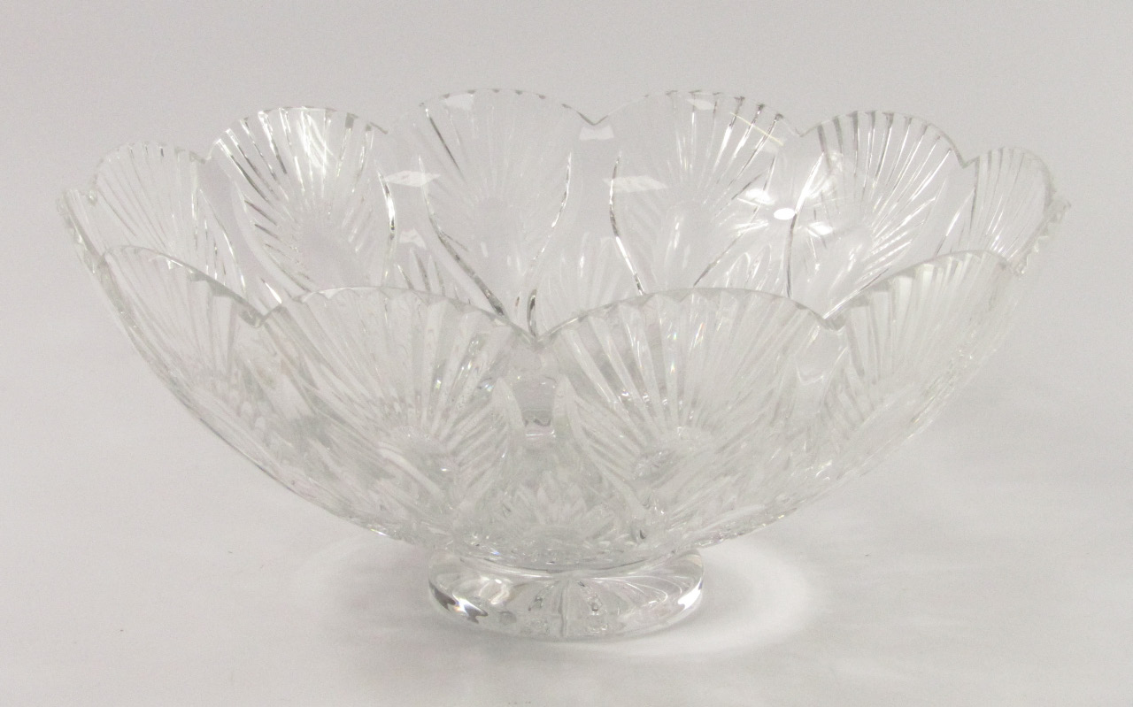 Appraisal: A Waterford cut glass bowl decorated in the Peacock pattern