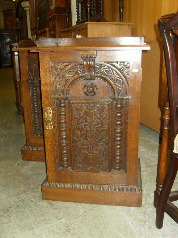 Appraisal: A pair of Victorian oak bedside lockers of substantial form