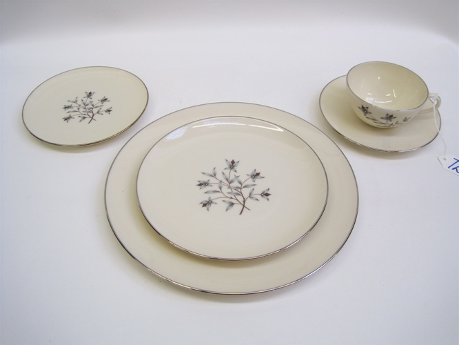 Appraisal: ONE HUNDRED THREE PIECE LENOX FINE CHINA SET in the