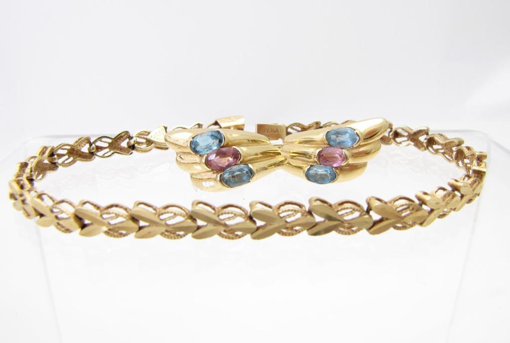 Appraisal: A long K yellow gold bracelet weighing approximately dwt and