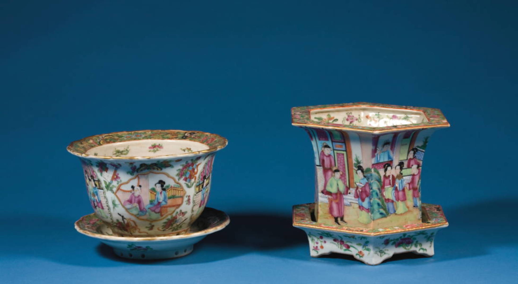 Appraisal: TWO ROSE MANDARIN CACHE POTS AND UNDERTRAYS Height of tallest