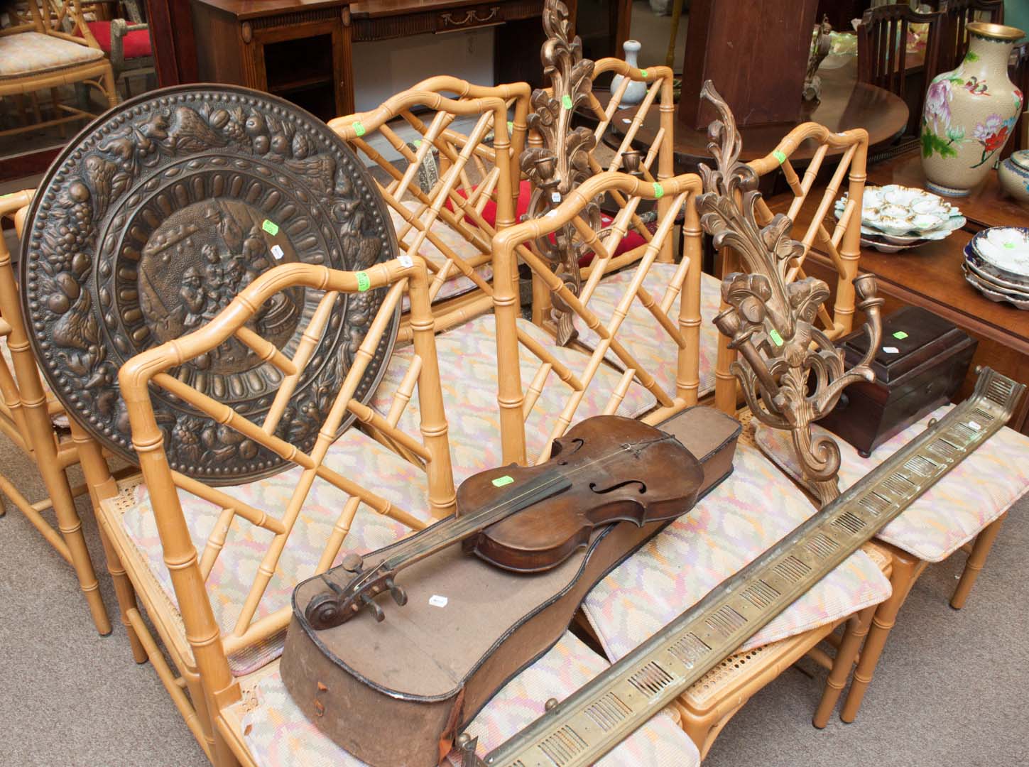 Appraisal: Group of assorted items including brass fire fender cased violin