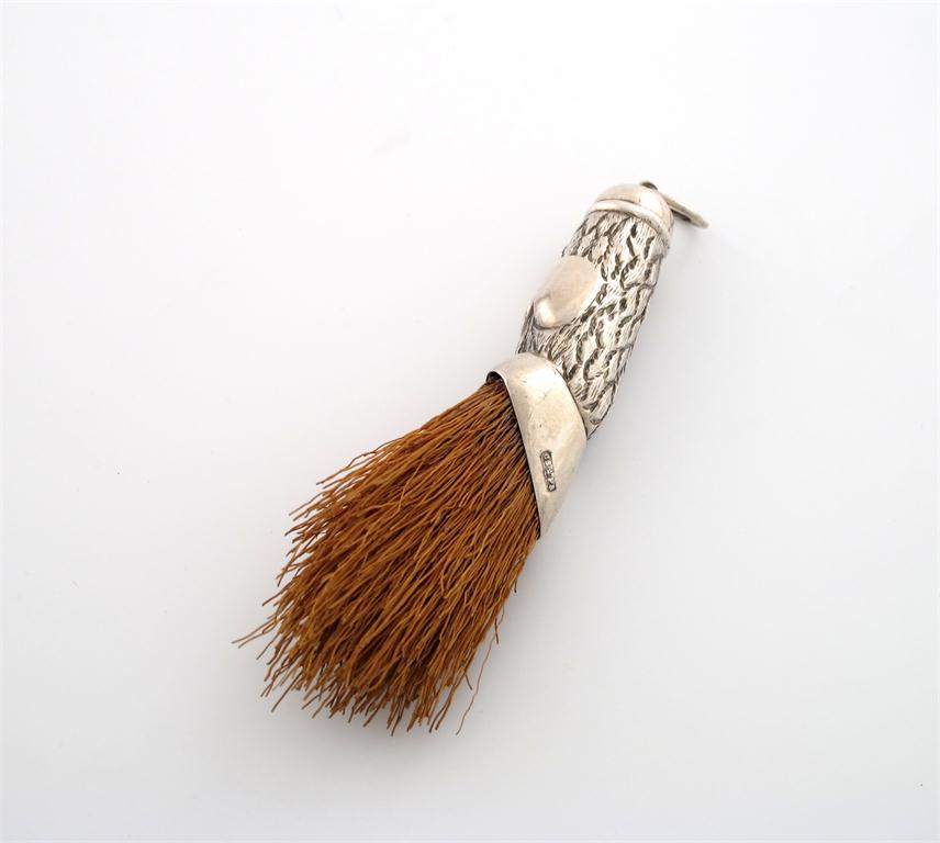 Appraisal: A novelty Edwardian silver crumb brush