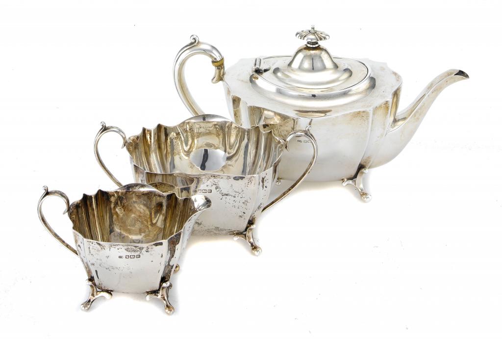 Appraisal: AN EDWARD VII TEA SERVICE of moulded form with fluted