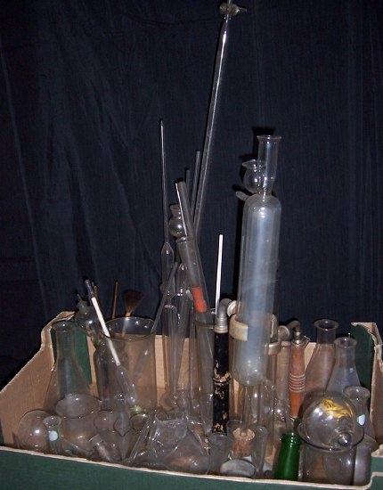 Appraisal: A quantity of test tubes beakers and other chemist's equipment