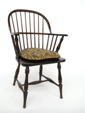 Appraisal: Vintage Comb Back Windsor Chair