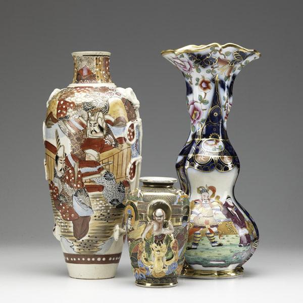 Appraisal: Three pieces of Japanese ceramic th th C Imari vase