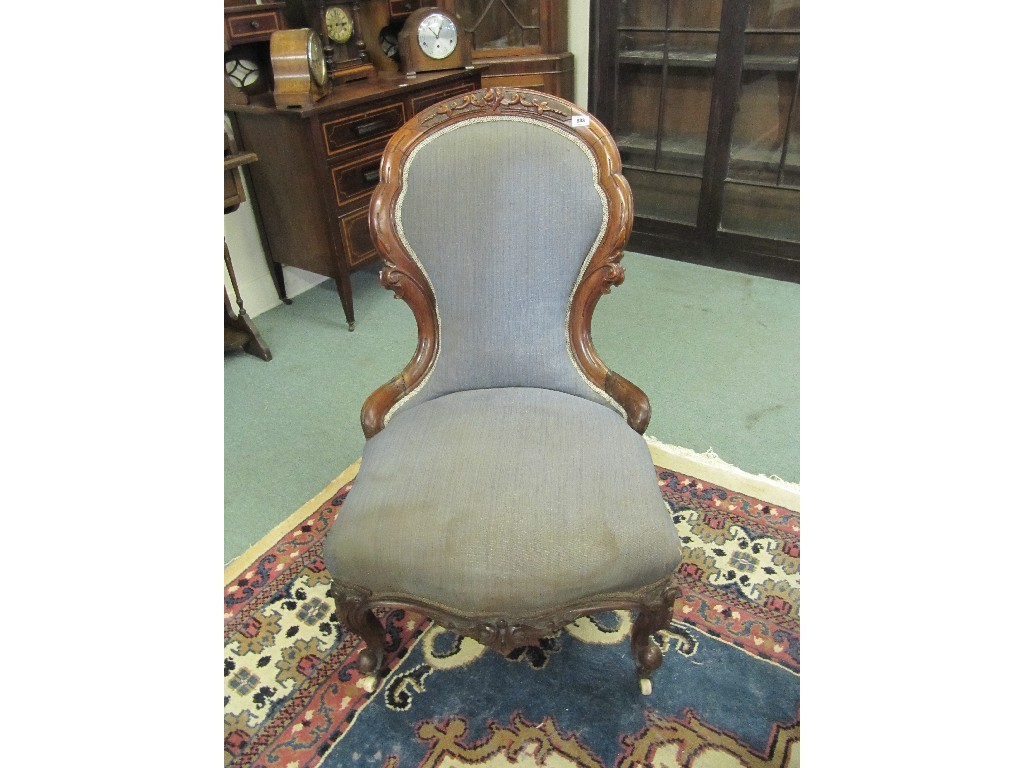 Appraisal: Victorian walnut nursing chair