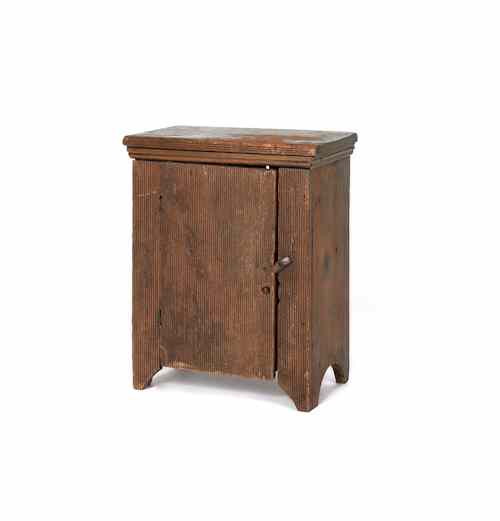 Appraisal: Pennsylvania or New Jersey painted poplar table top cabinet th