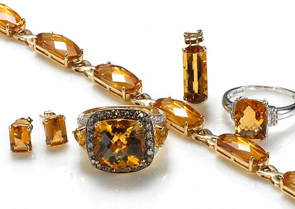 Appraisal: A collection of citrine colored diamond diamond and k gold