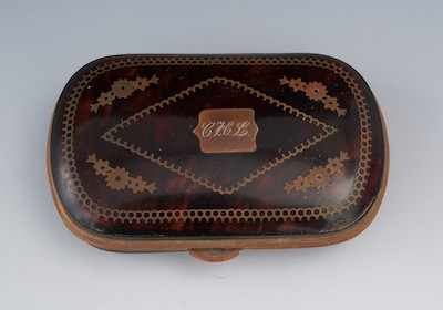 Appraisal: A Celluloid Compact Case Oblong shaped case with rounded edges