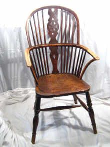 Appraisal: A good mid th century Windsor comb back chair in