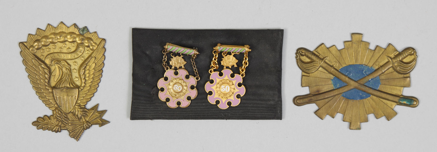 Appraisal: Civil War Insignias L to R Eagle crest Ht pins